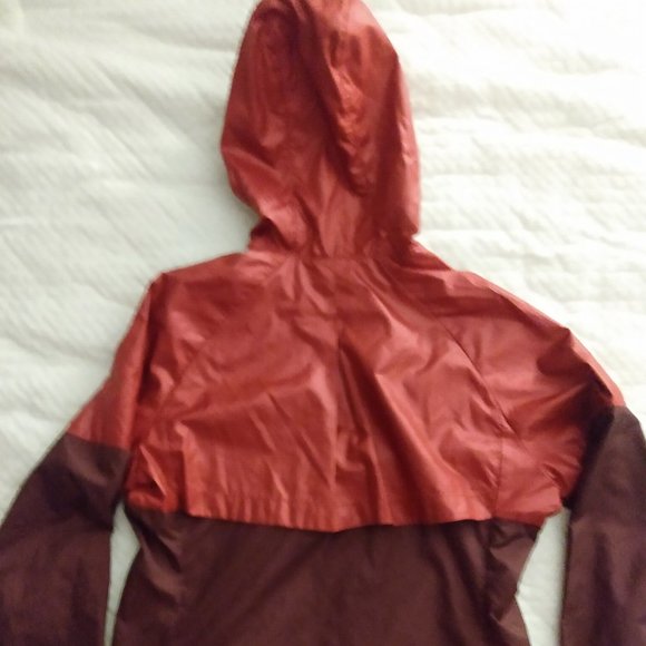 Nike wind breaker - Picture 3 of 3